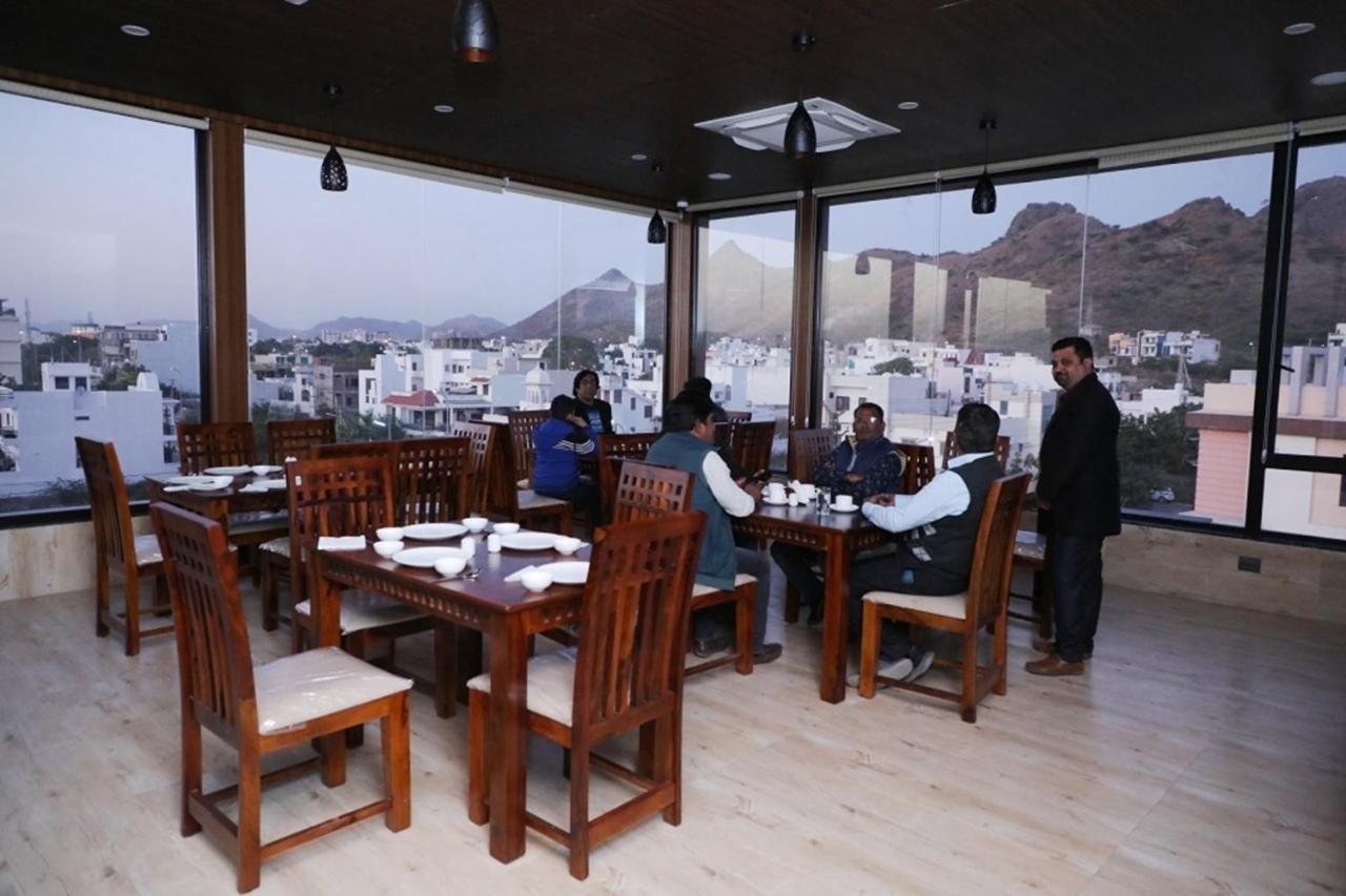 烏代浦 Pine Regency - Aravali'S Peak View酒店 外观 照片