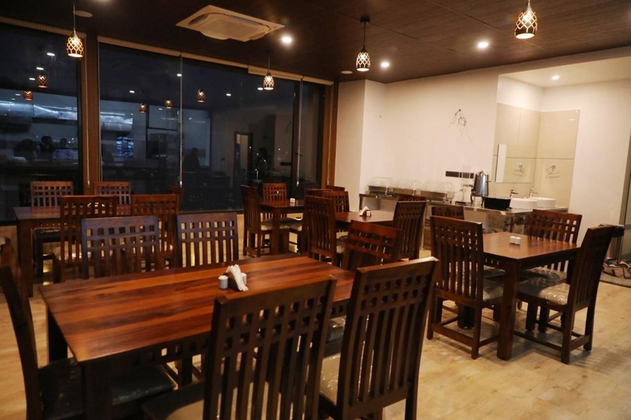 烏代浦 Pine Regency - Aravali'S Peak View酒店 外观 照片